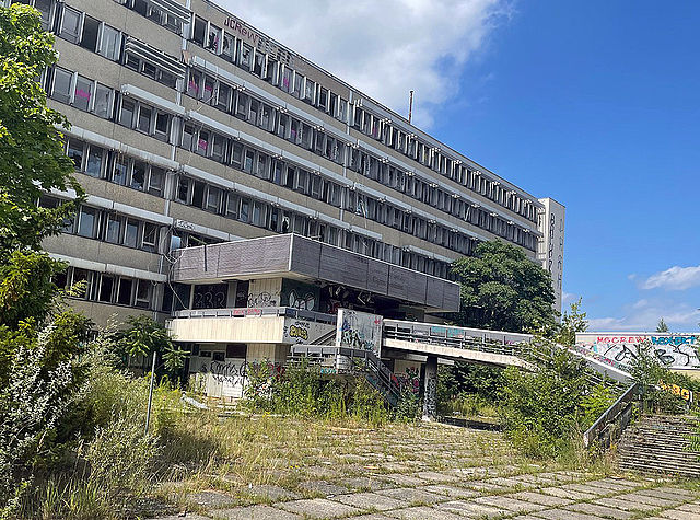 Hobrechtsfelder Chaussee 96-98, 13125 Berlin-Pankow